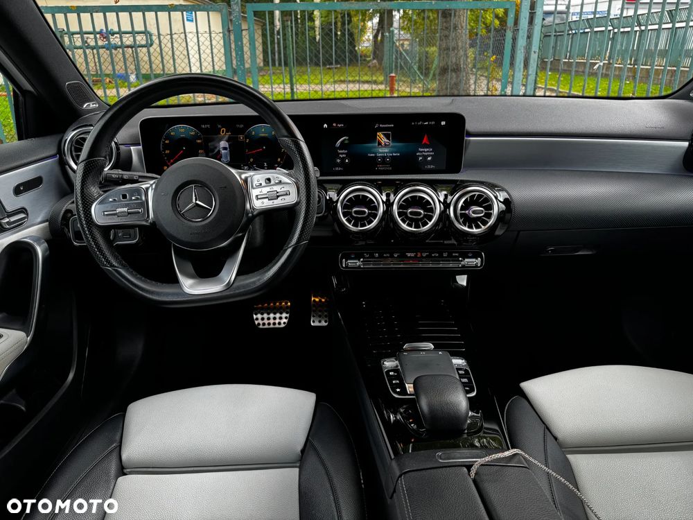 Mercedes-Benz Klasa A 200 AMG Line 7G-DCT - 3