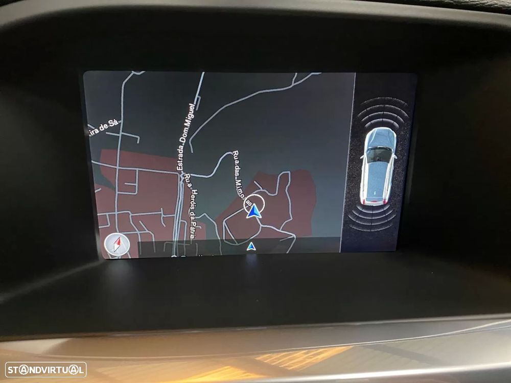 Volvo V60 2.0 D4 R-Design Geartronic - 12