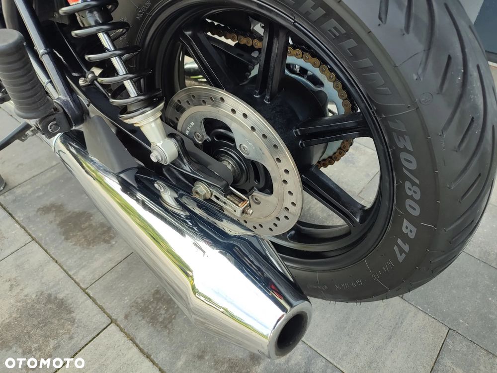 Triumph Bonneville - 11