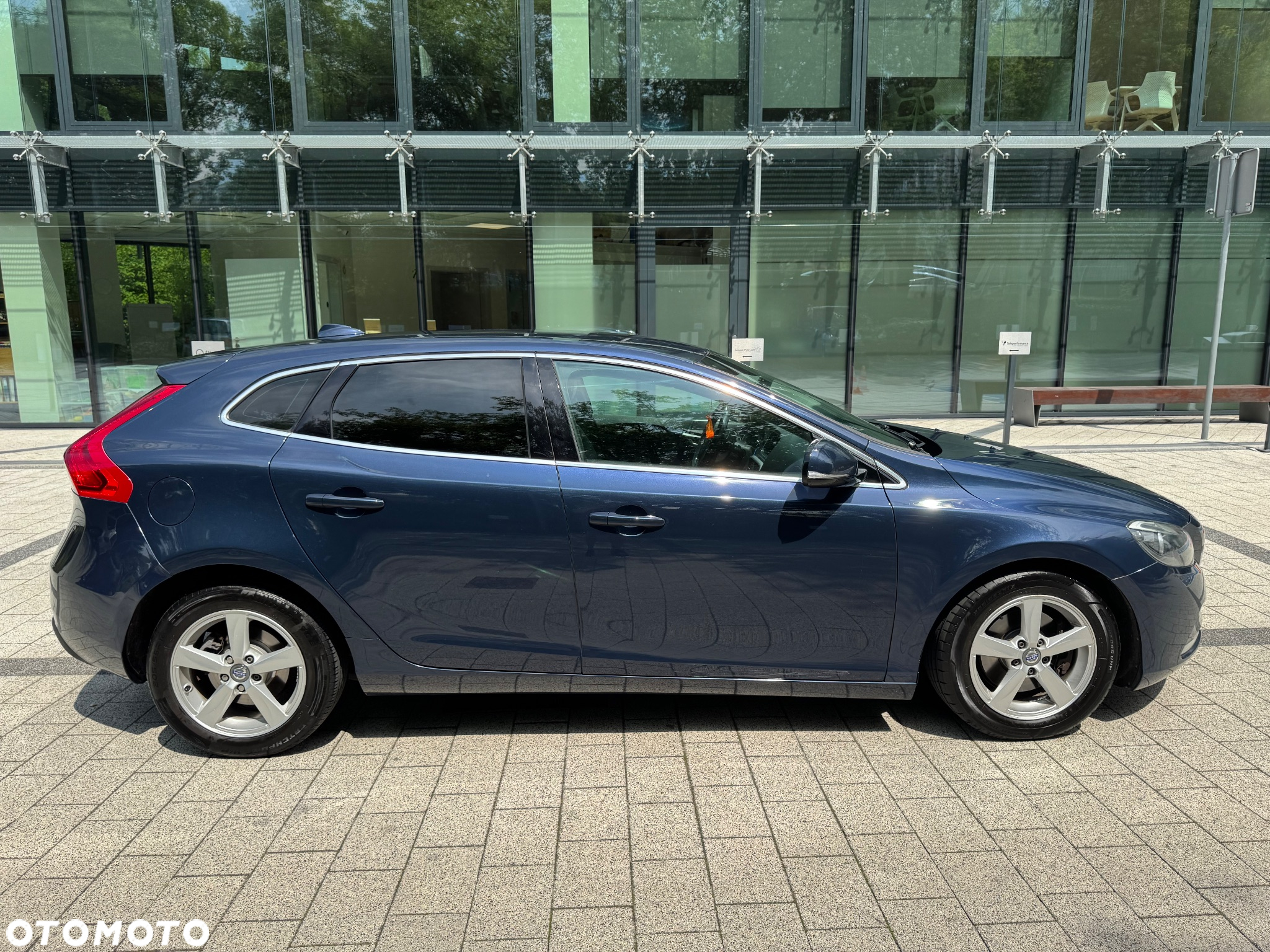 Volvo V40 D2 Momentum - 4