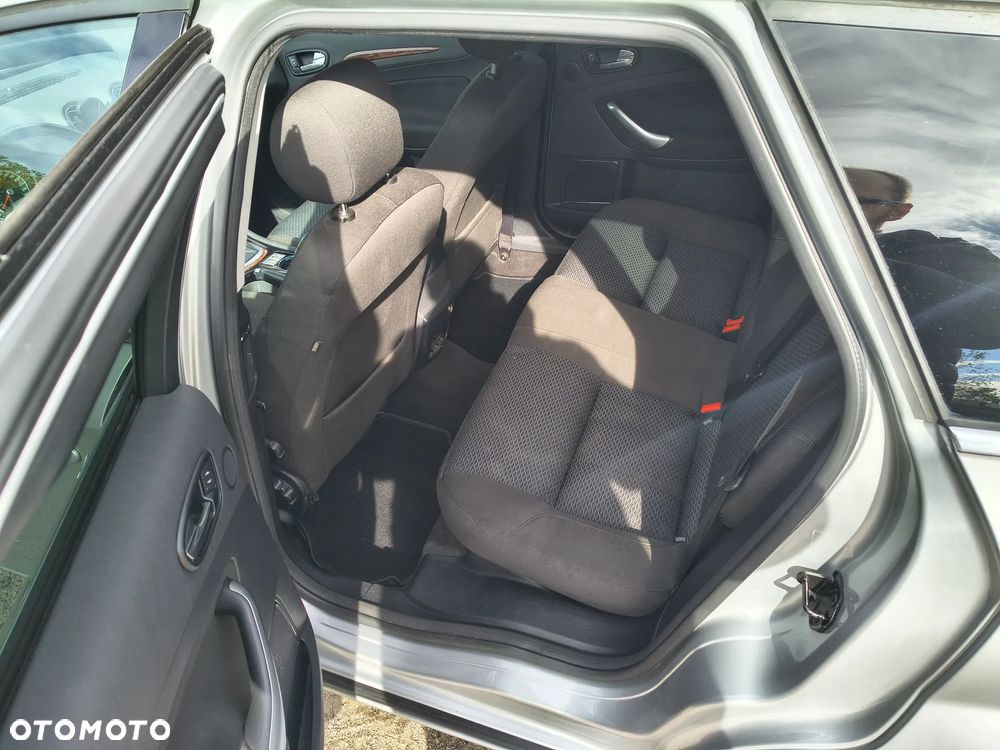 Ford Mondeo - 10