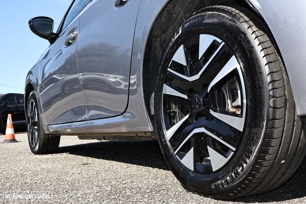 Peugeot e-208 Allure - 5