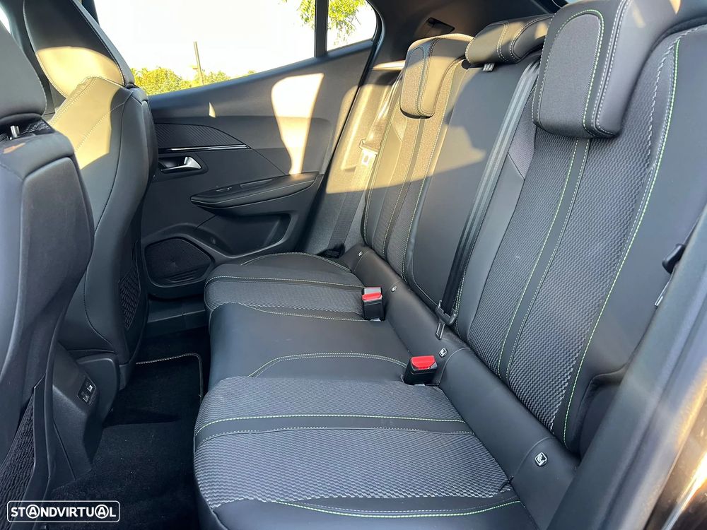 Peugeot 2008 1.5 BlueHDi GT EAT8 - 10