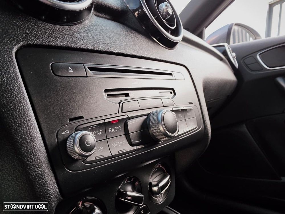 Audi A1 1.6 TDI S-line - 22