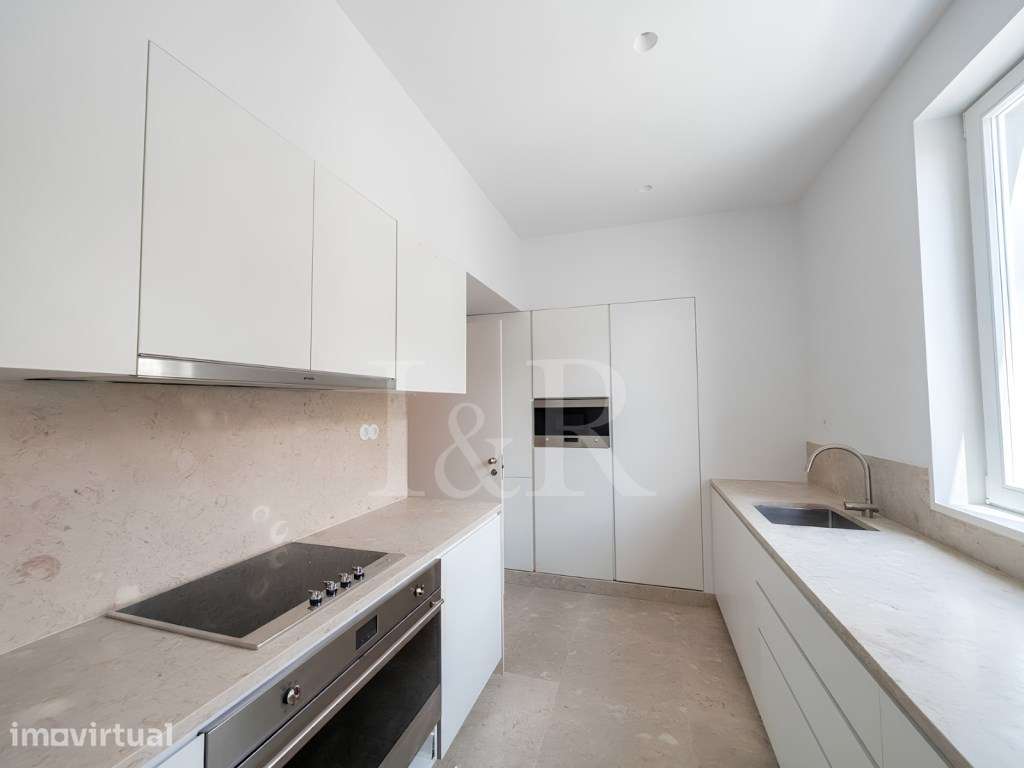Apartamento T3 duplex com estacionamento junto à Av. Liberdade, Lisboa - Grande imagem: 3/62