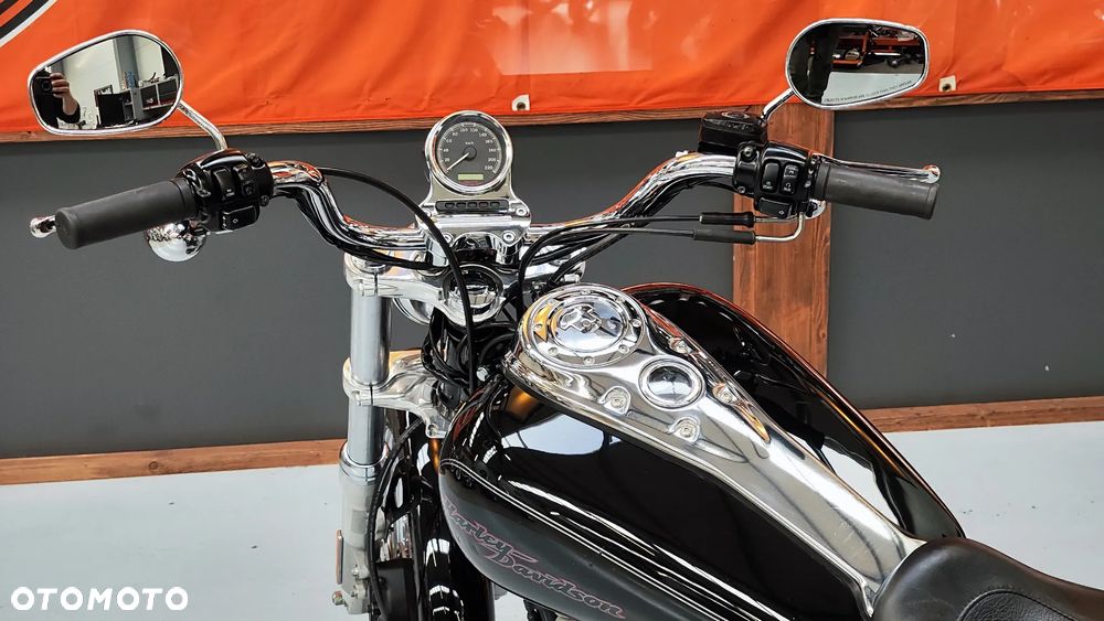 Harley-Davidson Dyna Super Glide - 30