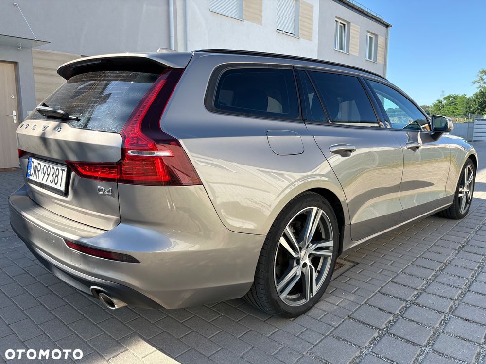 Volvo V60 D4 AWD Momentum Pro - 6