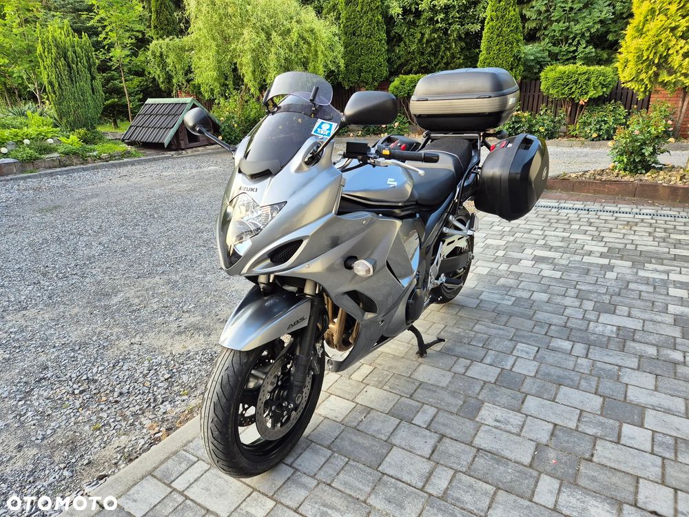 Suzuki GSX - 8