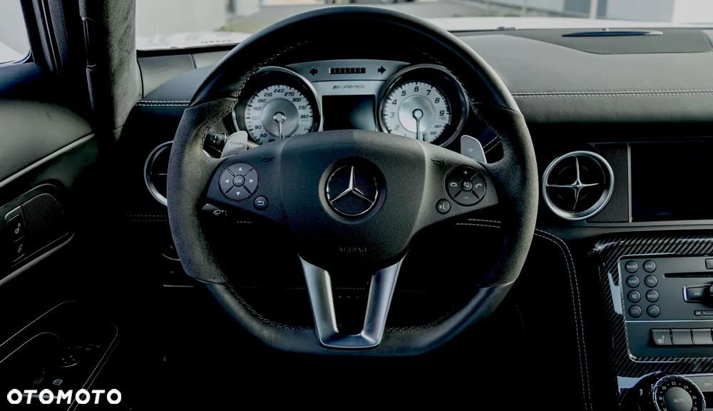 Mercedes-Benz SLS - 14