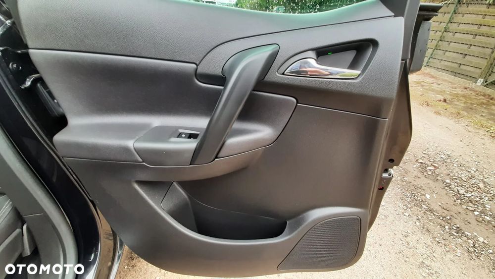 Opel Meriva 1.4 T Cosmo S&S - 22