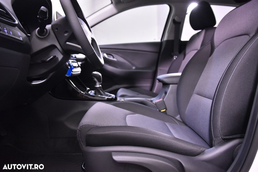 Hyundai i30 1.5 96CP M/T Comfort - 12