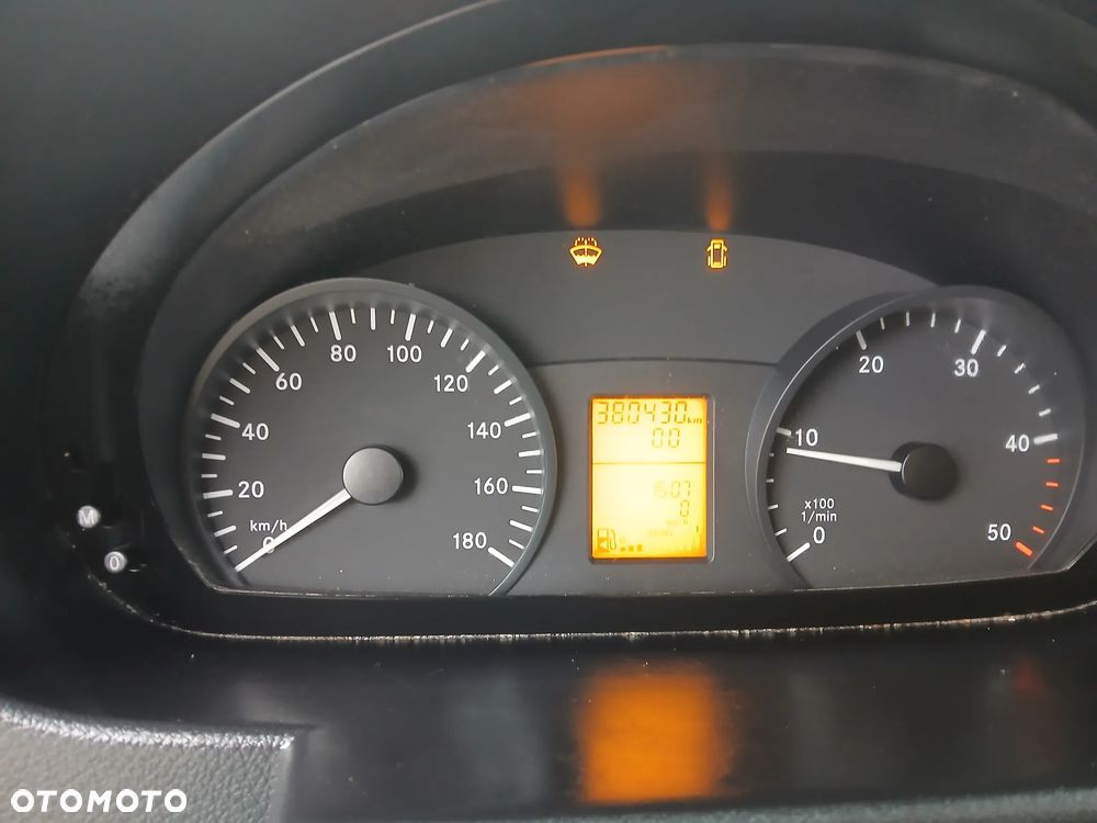 Mercedes-Benz Sprinter - 12