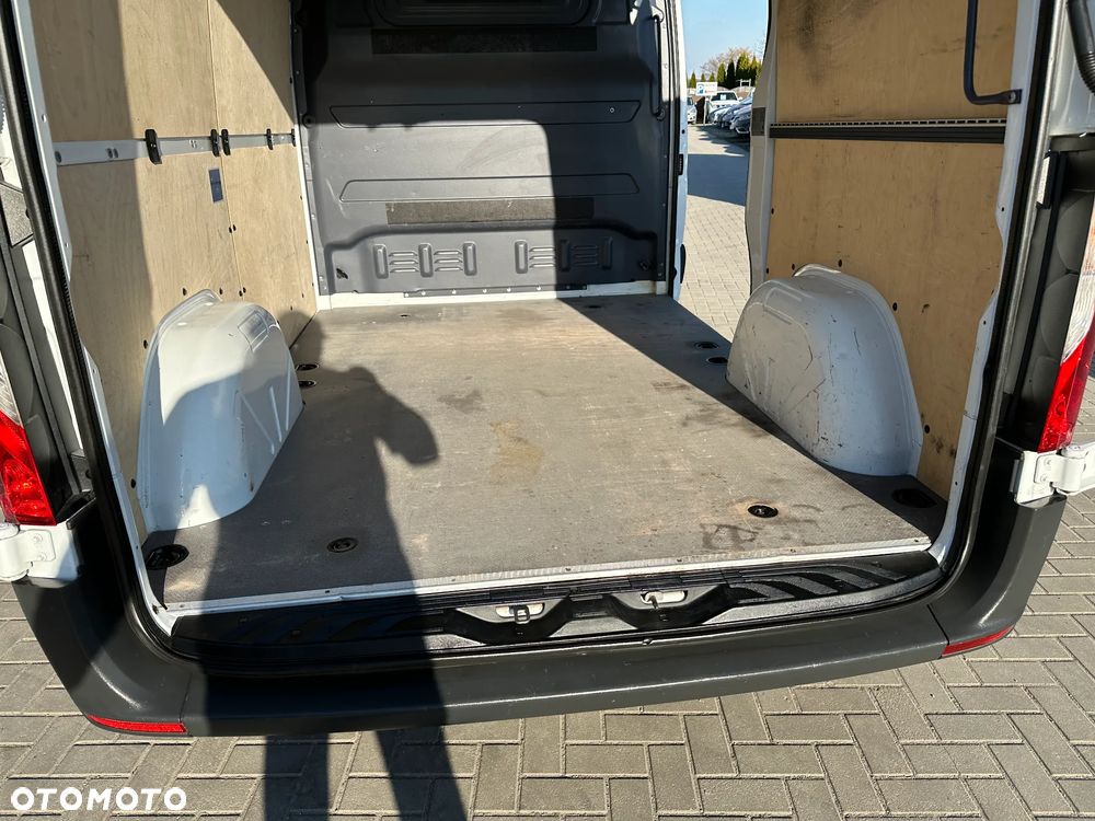 Mercedes-Benz Sprinter - 21