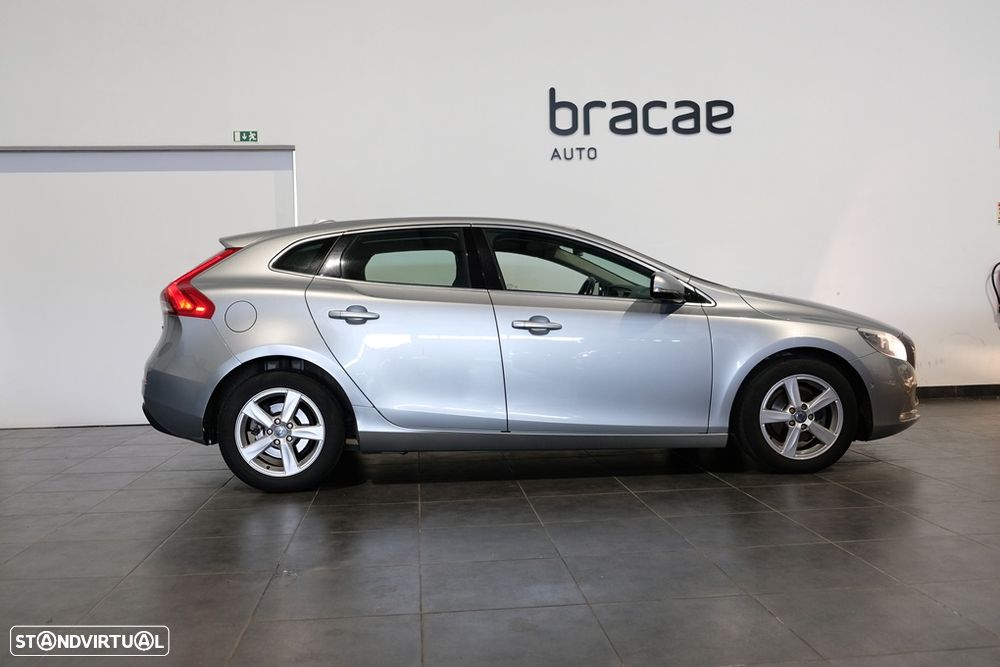 Volvo V40 1.6 D2 Momentum - 4