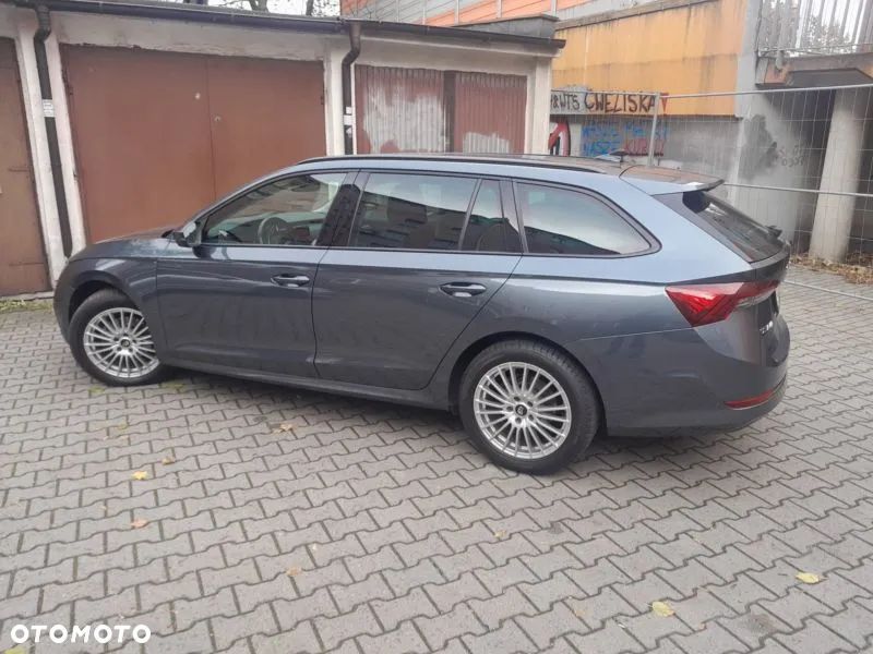 Skoda Octavia 2.0 TDI Ambition DSG - 9