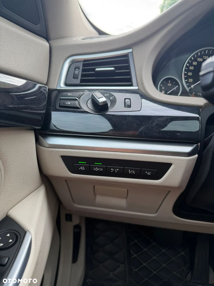 BMW 5GT 550i - 21