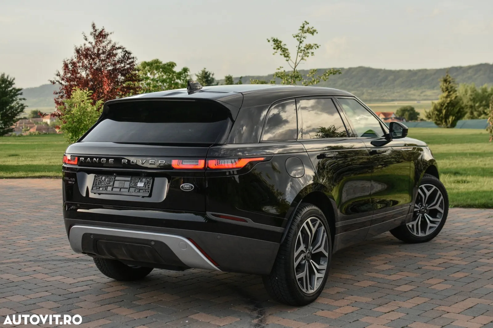 Land Rover Range Rover Velar 2.0 R-Dynamic HSE - 24