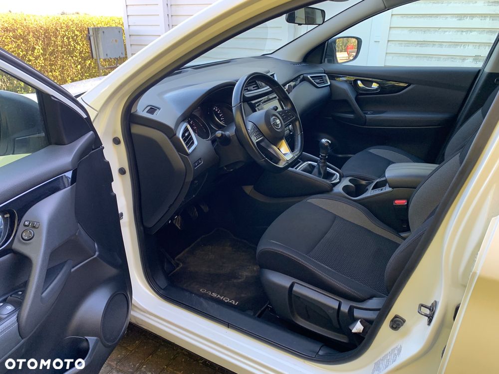 Nissan Qashqai - 25