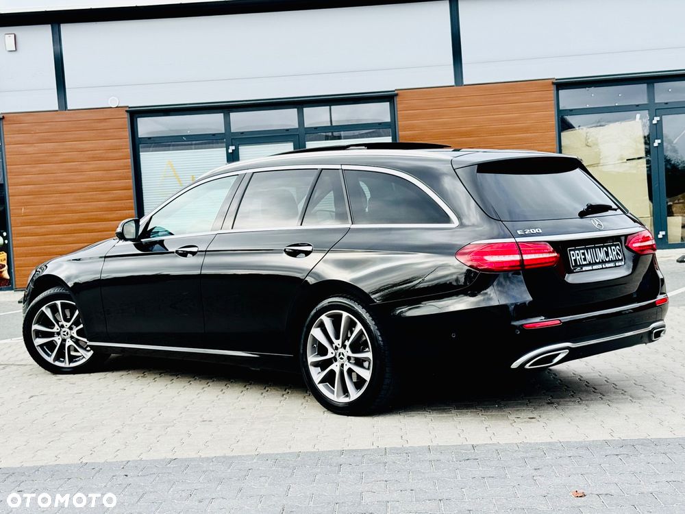Mercedes-Benz E-Class 2022 photo 4