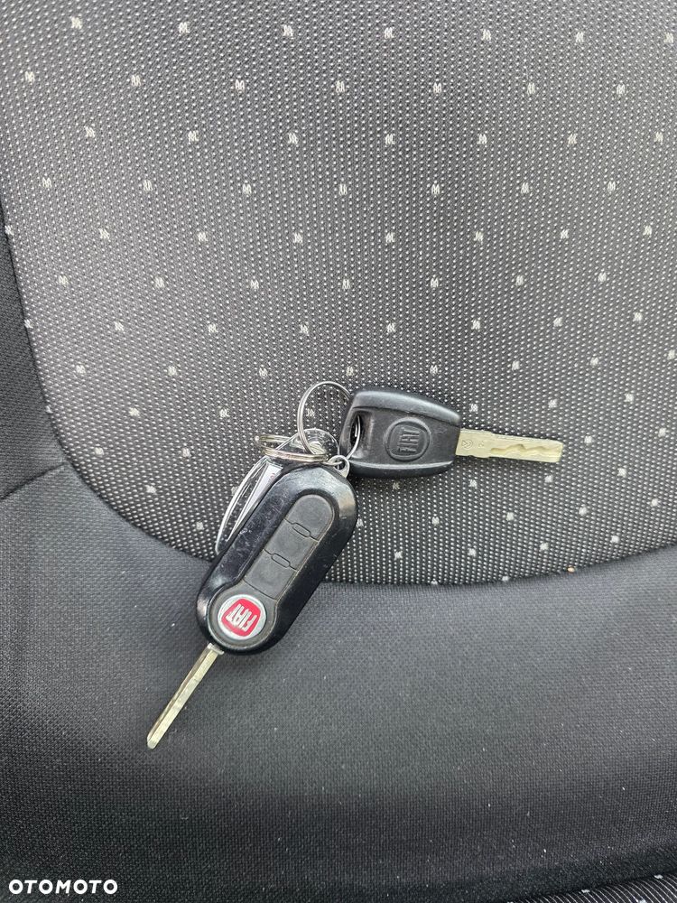 Fiat Grande Punto - 10