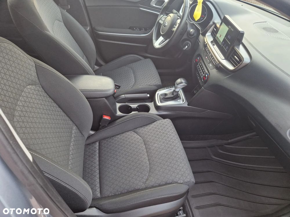 Kia Ceed 1.4 T-GDI L Business Line DCT - 16