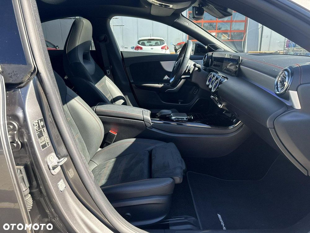 Mercedes-Benz CLA 250 4-Matic AMG Line 7G-DCT - 20