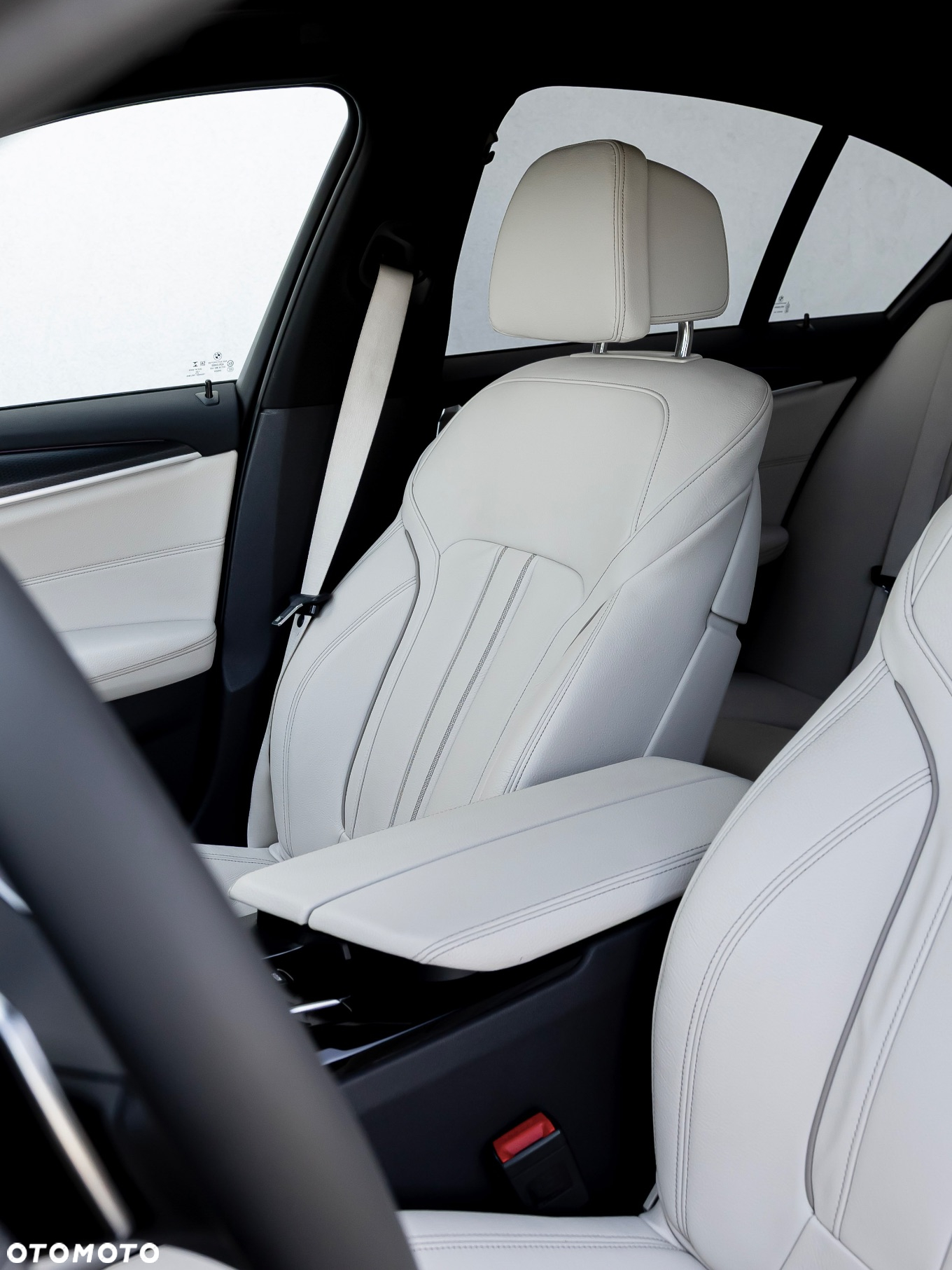 BMW Seria 5 520d xDrive M Sport sport - 32