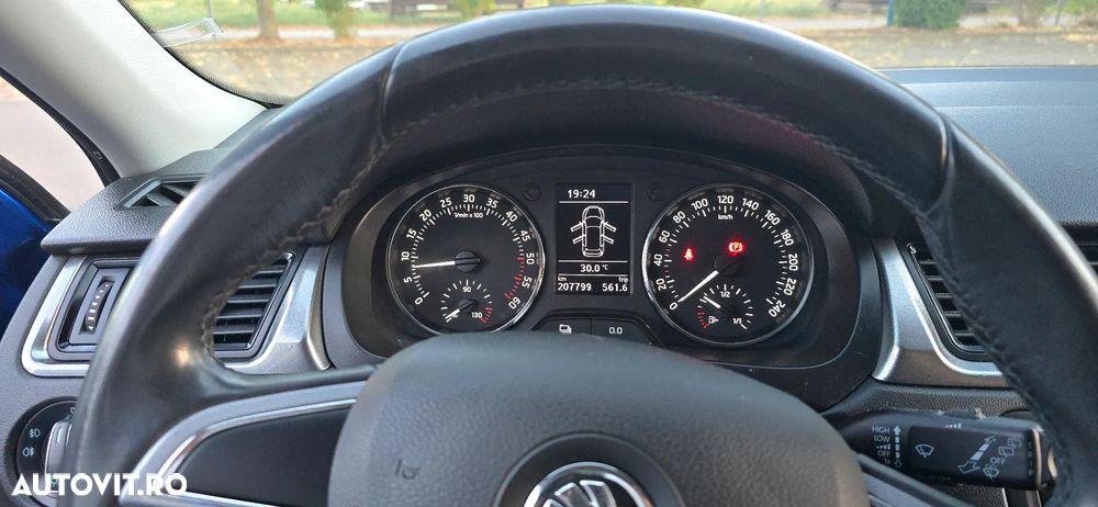 Skoda RAPID 1.6 TDI Edition Green tec - 5
