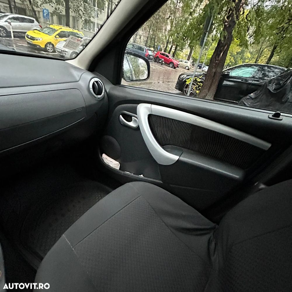 Dacia Logan 1.6 MPI Laureate - 12