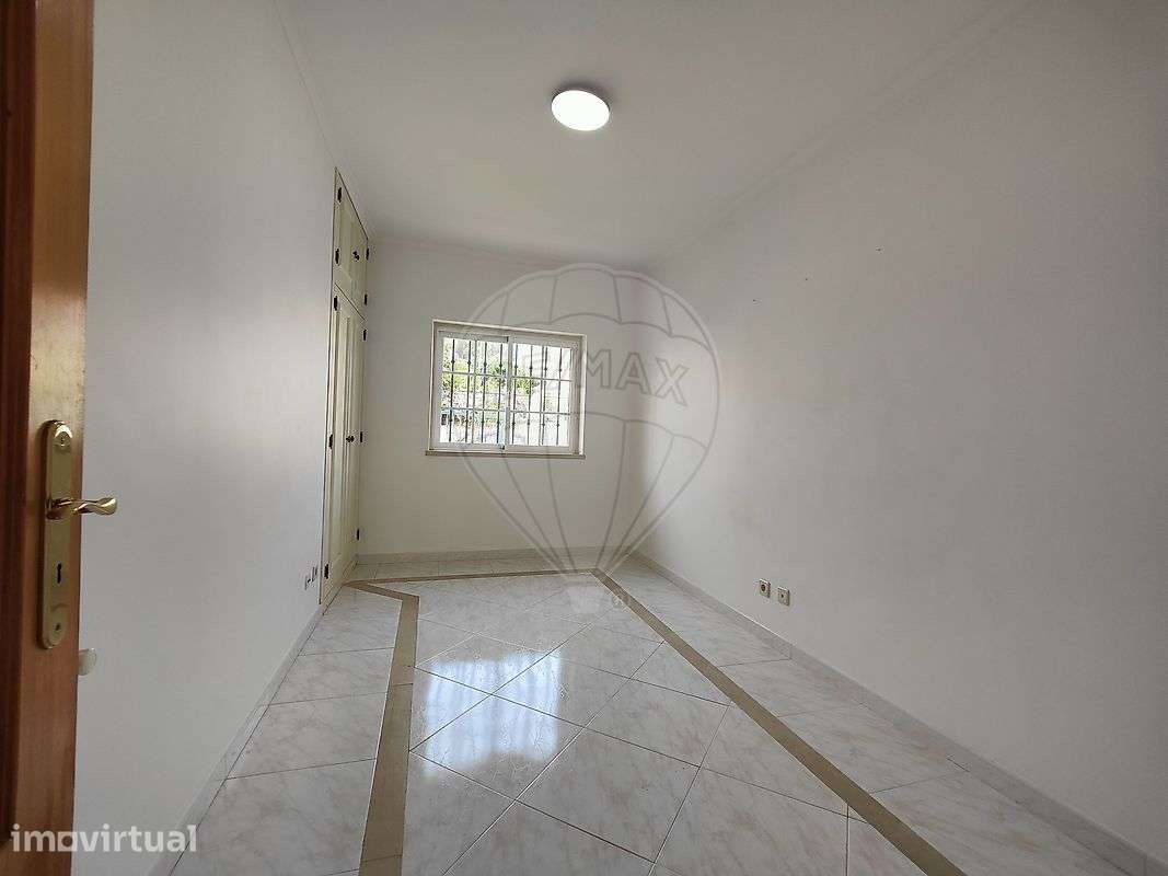 Moradia T4 para arrendamento - Grande imagem: 4/48