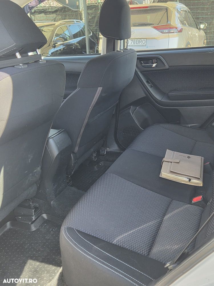 Subaru Forester 2.0i CVT Exclusive ES - 11