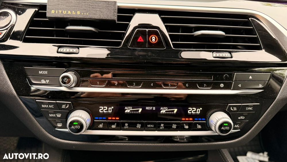 BMW Seria 5 520i Aut. Luxury Line - 21