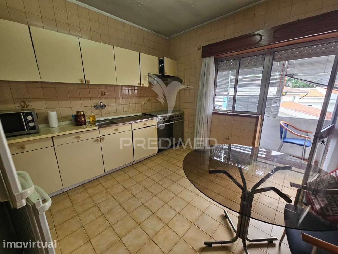 Apartamento T3 com varandas e garagem em Rio Tinto - Grande imagem: 2/17