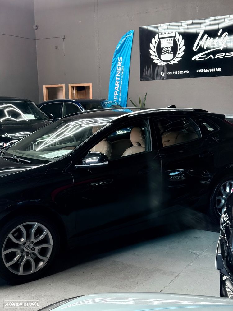 Volvo V40 D3 Geartronic Momentum - 25