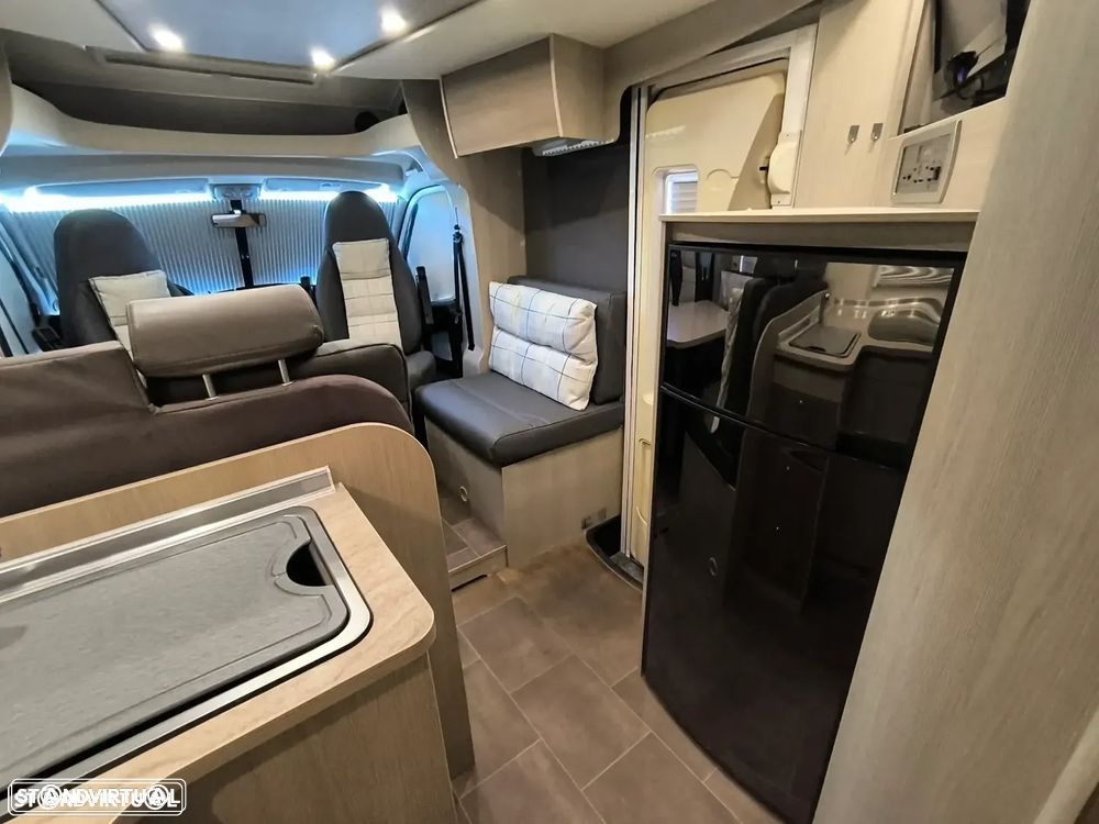 Burstner Ixeo Fifty Five 55 Cama central + basculante - 16