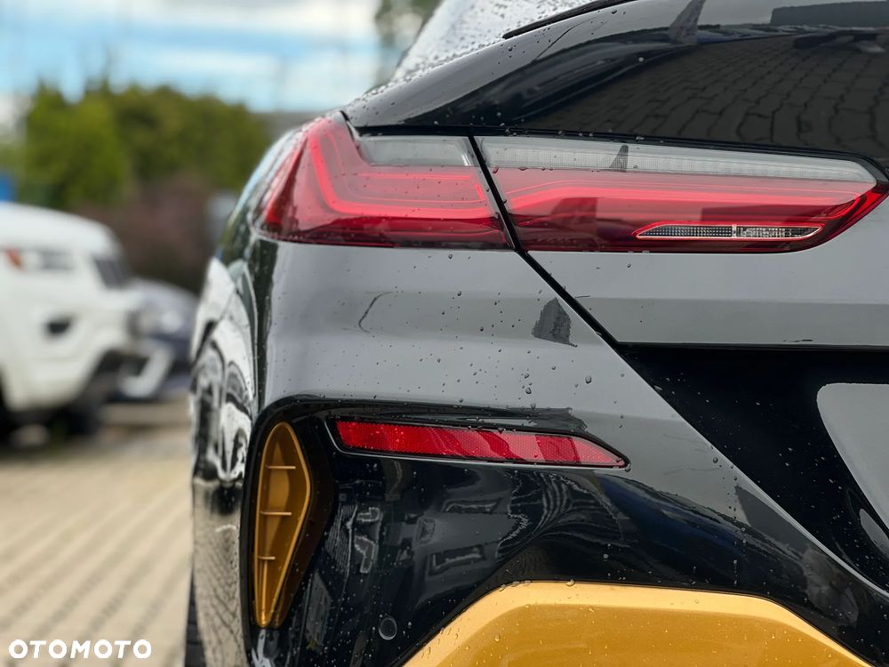 BMW Seria 8 - 13