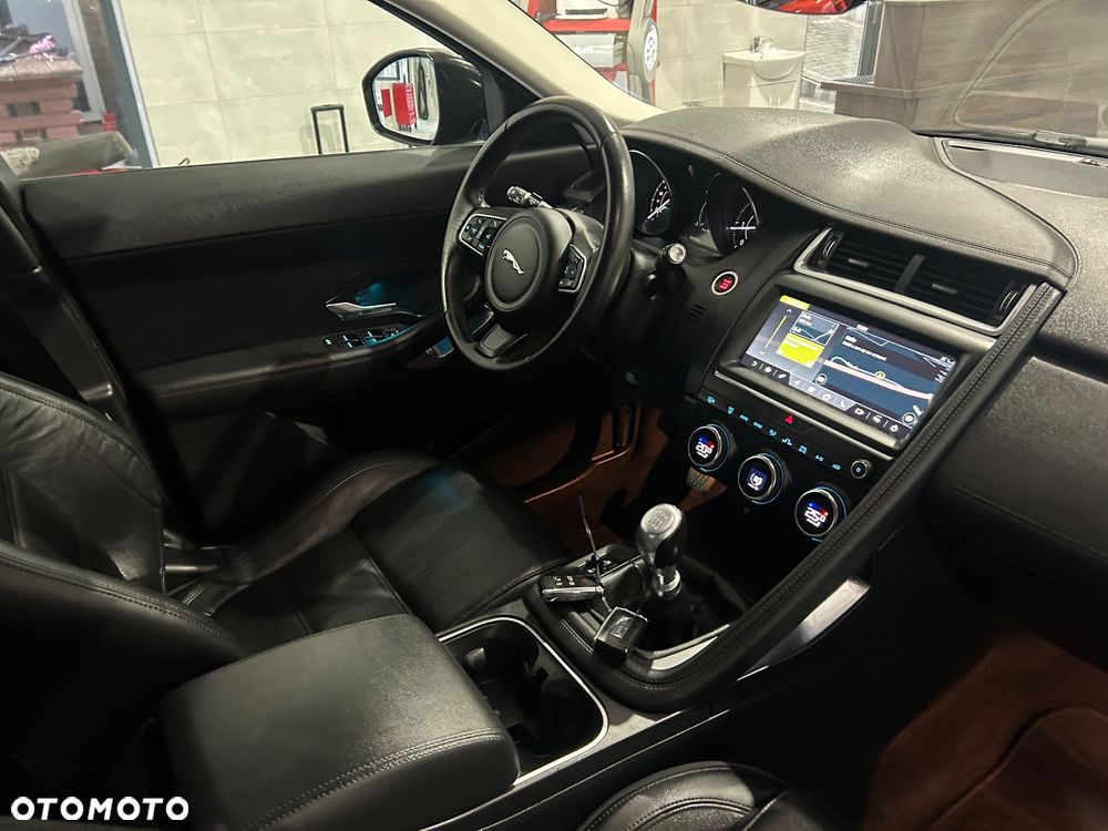 Jaguar E-Pace D150 R-Dynamic - 28