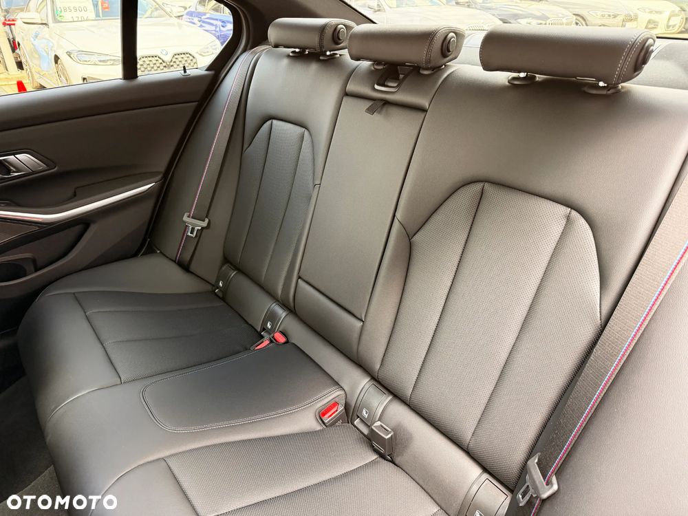 BMW Seria 3 320d xDrive M Sport - 33