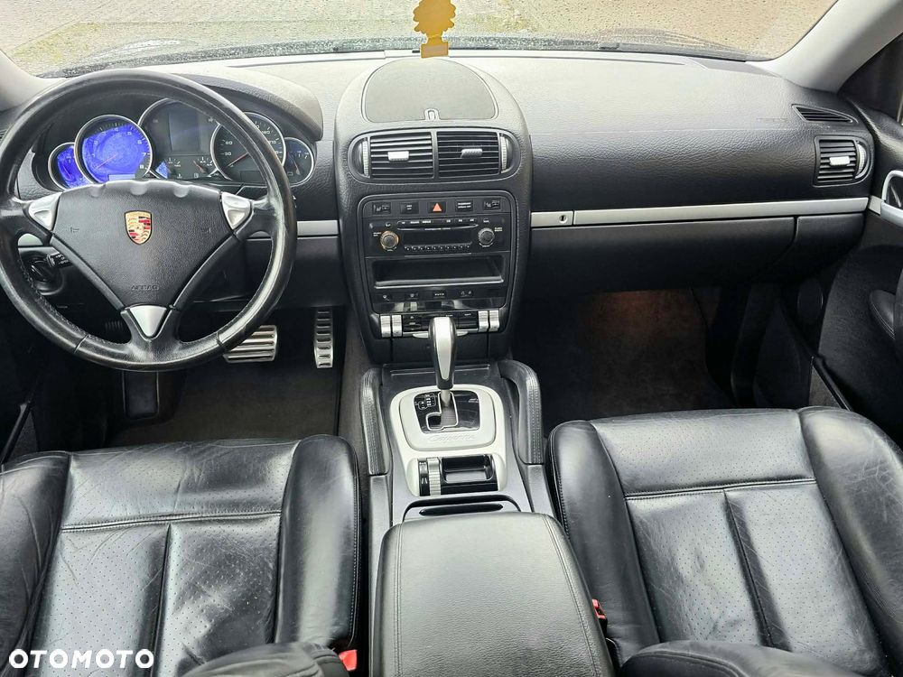Porsche Cayenne - 9