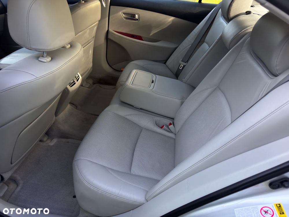 Lexus ES - 12
