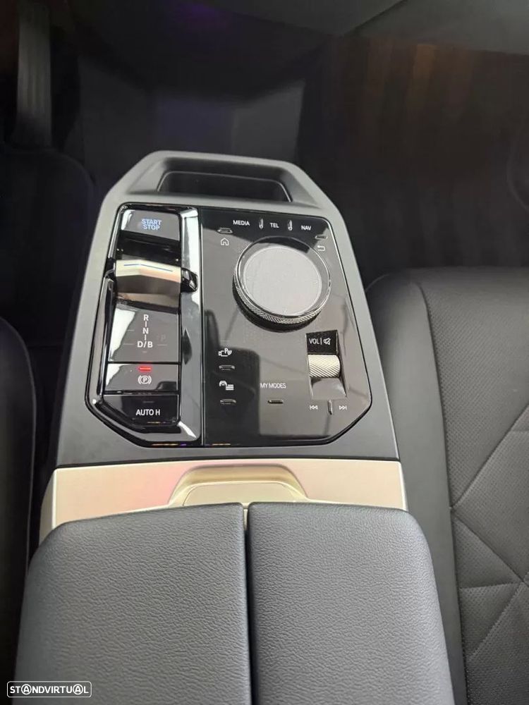 BMW iX xDrive 40 Pack Desportivo - 38