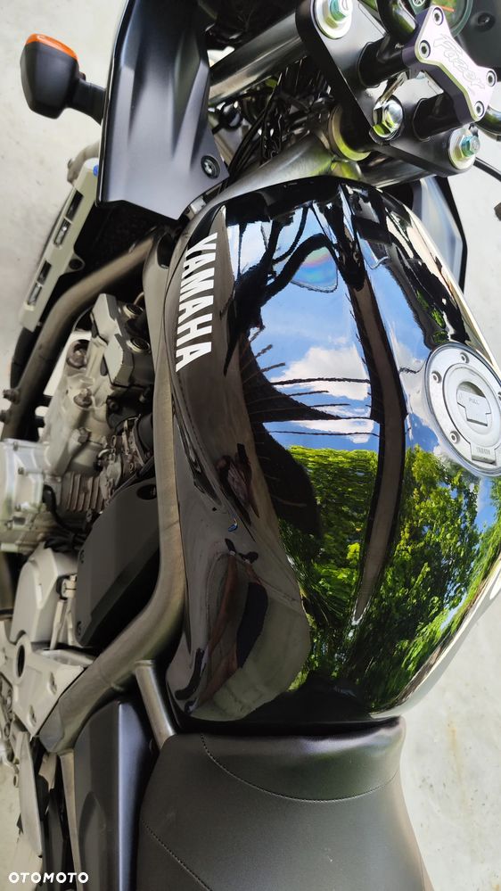 Yamaha FZS - 25