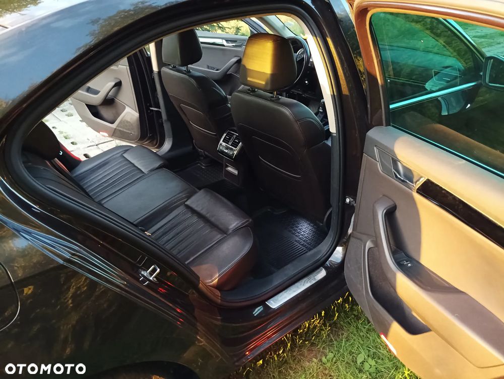 Skoda Superb 2.0 TDI L&K DSG - 15