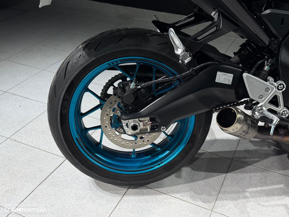 CF Moto 675SR-R - 23