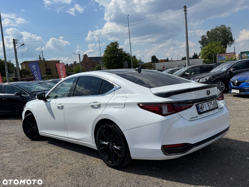 Lexus ES 300h F Sport - 12