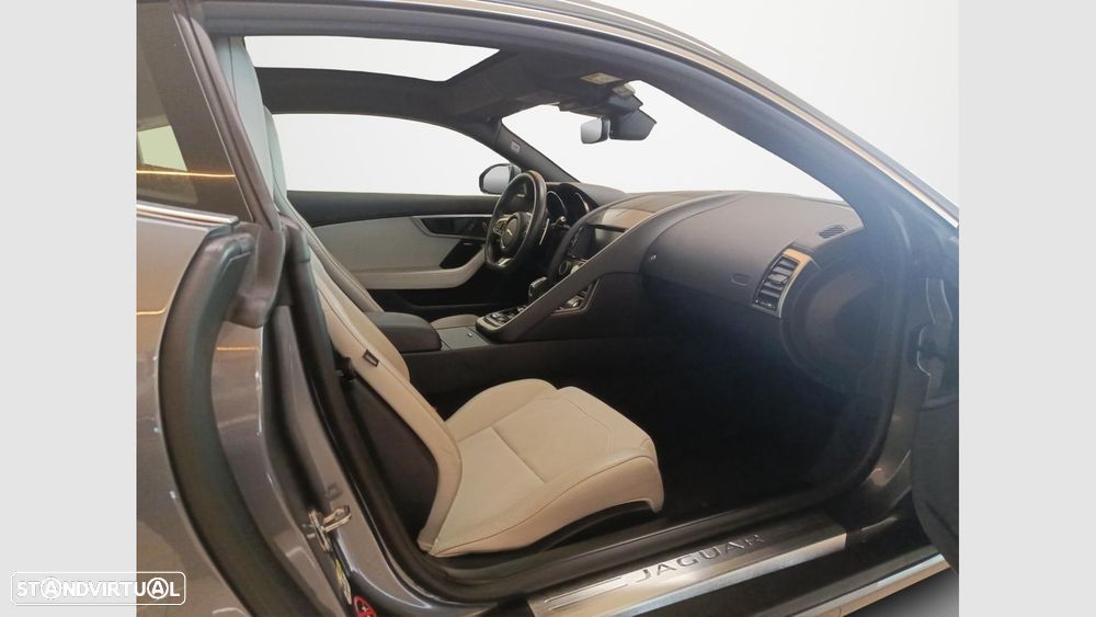 Jaguar F-Type 2.0 i4 R-Dynamic - 12