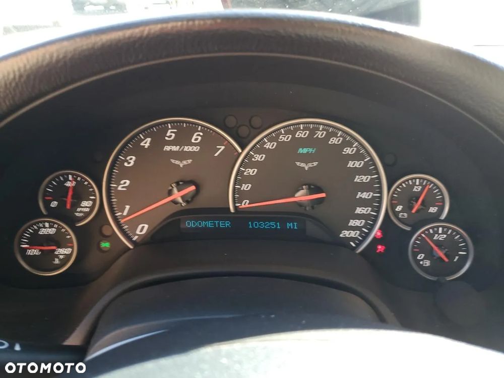 Chevrolet Corvette - 9