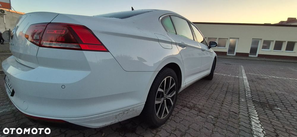 Volkswagen Passat 2.0 TDI EVO Business DSG - 5