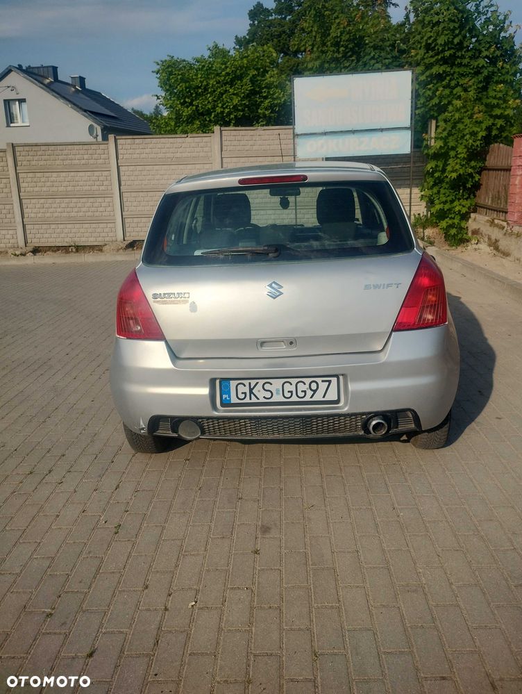 Suzuki Swift - 4