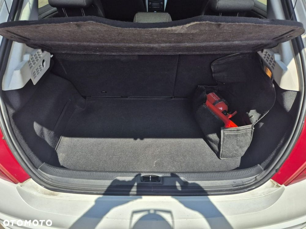 Peugeot 207 - 9